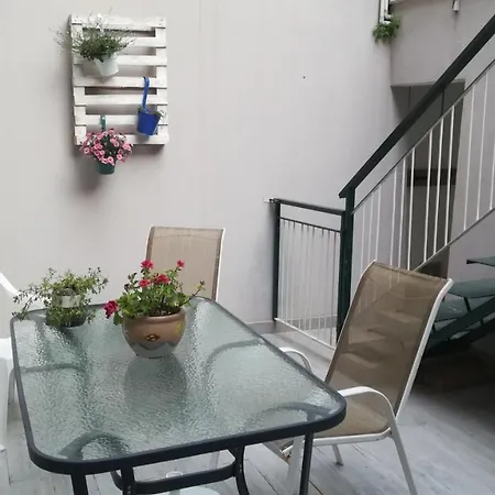Miriamare Apartment